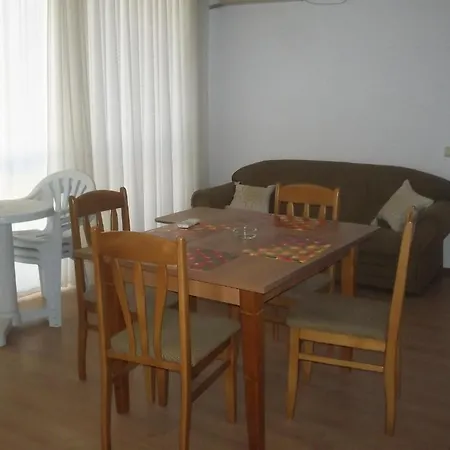 Aparthotel Levante 2*
